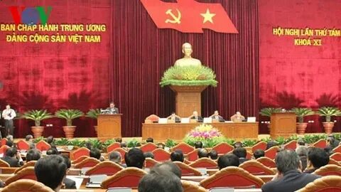 Người phụ nữ chết ngay tại ngân hàng vì ốm nặng cũng phải ra tận nơi rút tiền